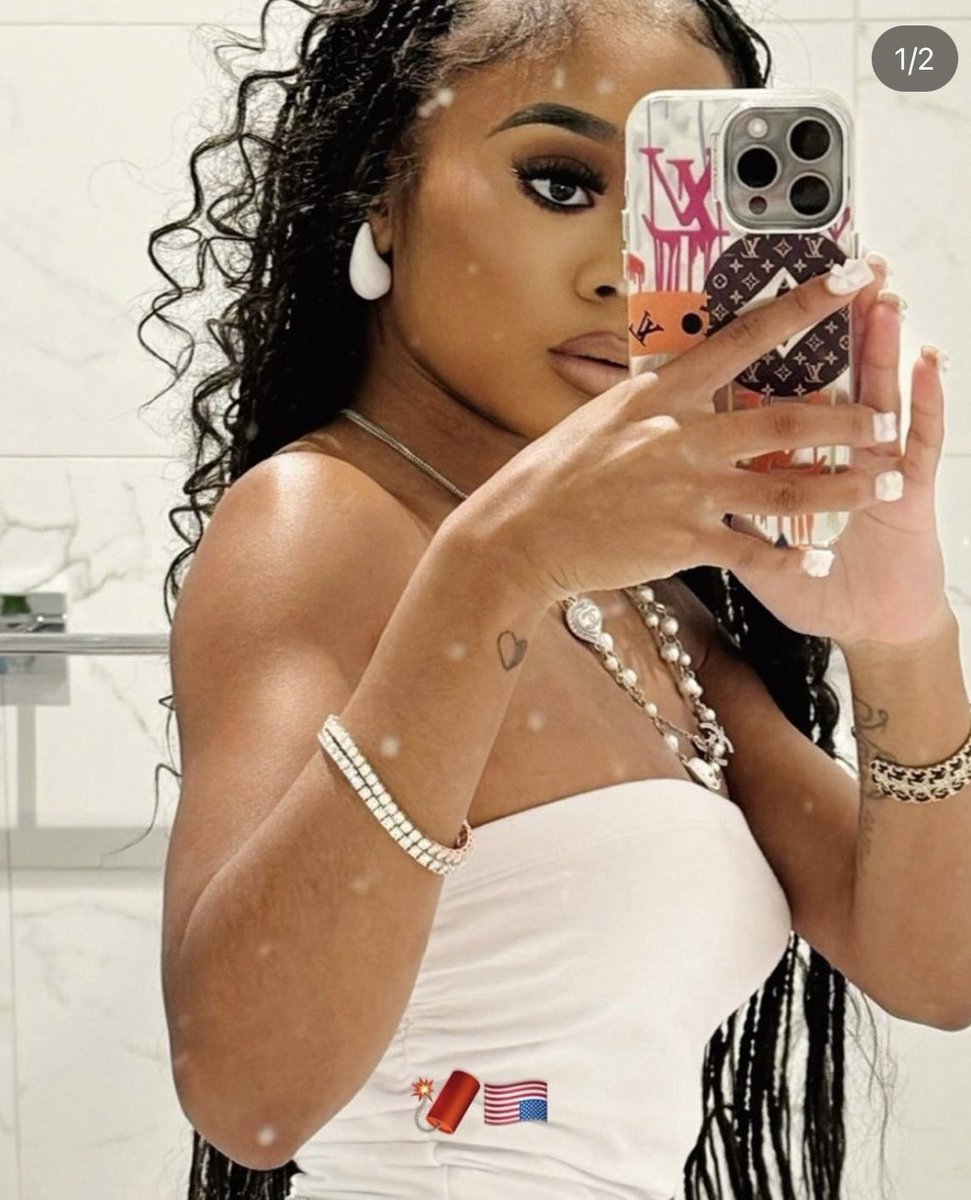 kasetrapkels's tweet photo. POV: you found cute phone cases for your mirror pictures 📲 https://t.co/zWUFvWFKMS #explore #phonecase https://t.co/ocEfAMWTSZ