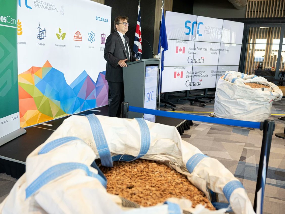 ESF_Canada's tweet image. Economic #reconciliation is progressing through #EnergyProjects in Canada. Minister Jonathan Wilkinson met with Indigenous leaders in Saskatchewan to discuss the energy transition and its economic potential, including clean fuels. Read more⬇️
canada.ca/en/natural-res…