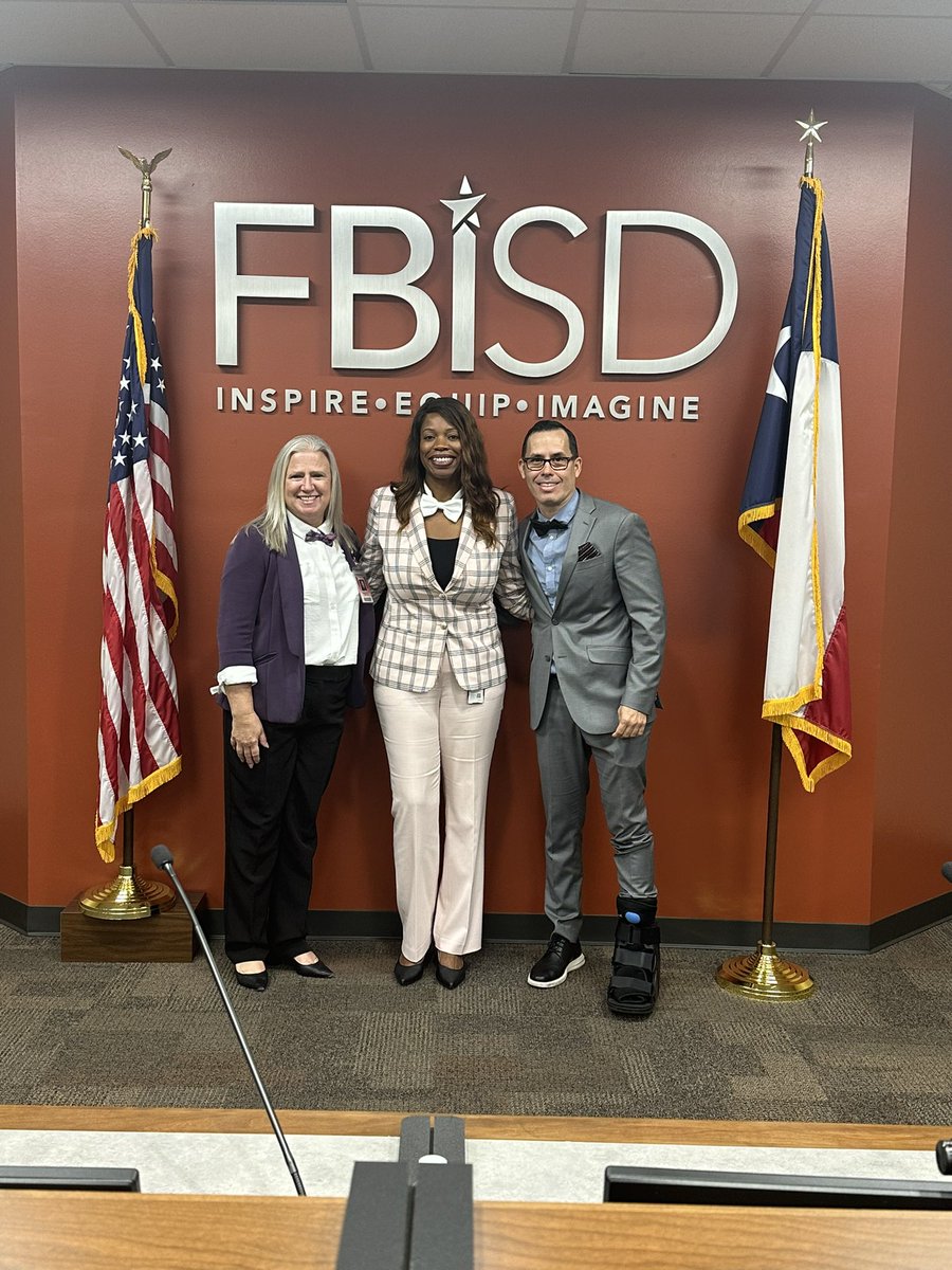 RhondaMason14's tweet photo. We celebrated National Bowtie Day with all of our elementary assistant principals and our new Chief of Schools, Dr. Schur. We are Leading the PAC and the fashion world. @FortBendISD https://t.co/Sys7GUytMZ