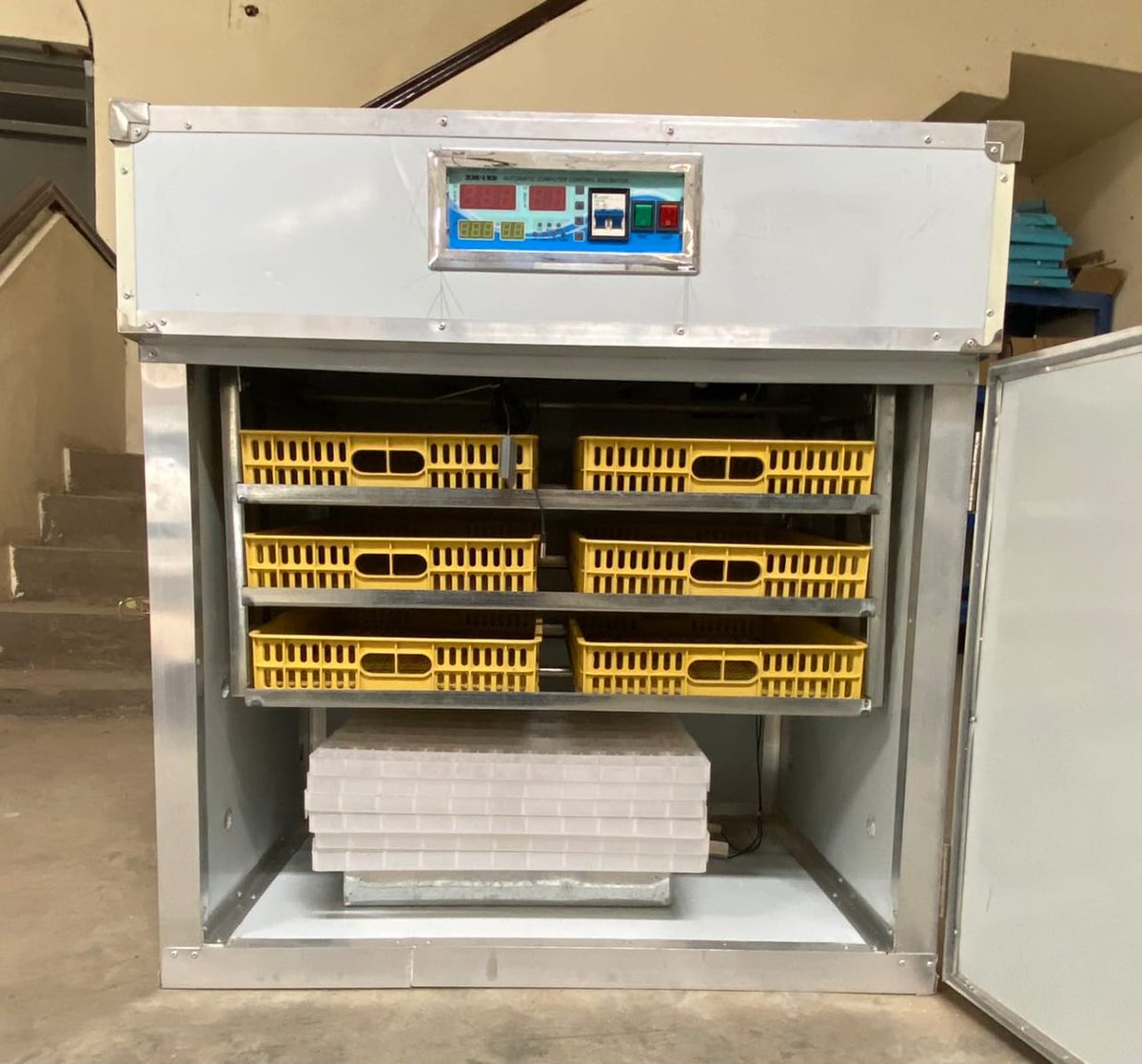 Dommietoo's tweet photo. 528@60,000
Imported model 
Full hatcher
Automatic turning of eggs 
XM 18D controller 
Cream fan https://t.co/OIxJw2pHD5