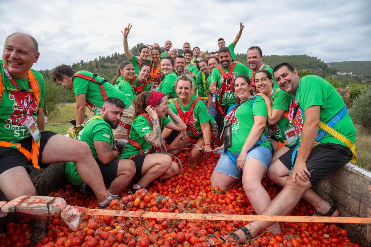 Carlos Mazón destaca el potencial de La Tomatina de Buñol como reclamo turístico internacional y subraya su «carácter único» <a href="/GVApresidencia/">Presidència GVA</a> @carlos_mazon_ <a href="/LaTomatinaInfo/">La Tomatina Oficial</a> <a href="/tucomarca/">tucomarca.com</a> #Tomatina #Tomatina2024 
tucomarca.com/wordpress/segu…