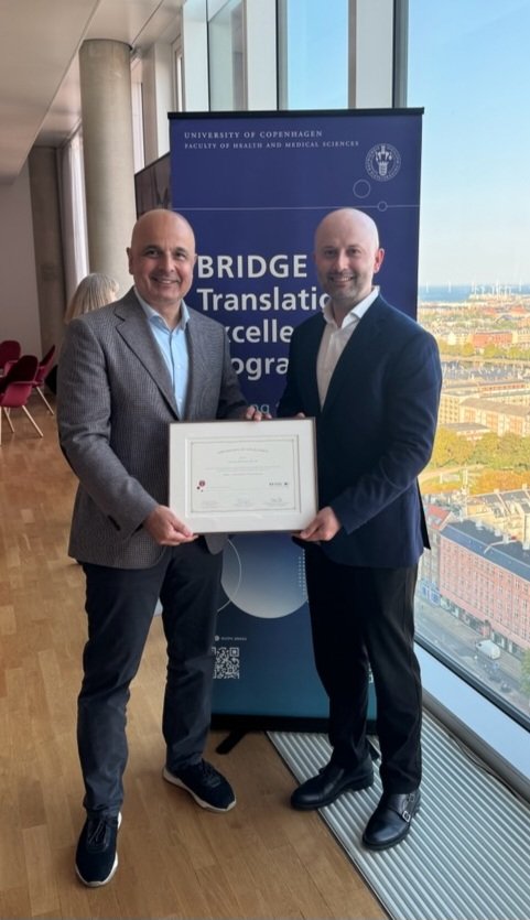 Hashmat Ghanizada, MD, PhD (@ghanizada_h) on Twitter photo 2 years of postdoctoral fellowship in Translational Neuroscience completed today. Grateful for the opportunity @UCPH_BRIDGE & <a href="/novonordiskfond/">Novo Nordisk Foundation</a>. I thank my excellent mentors, Prof. <a href="/MaiNedergaard/">Maiken Nedergaard</a> & Prof. <a href="/MessoudAshina/">Messoud Ashina</a> <a href="/NedergaardLab/">NedergaardLab</a> <a href="/hmru_cph/">Human Migraine Research Unit</a> <a href="/UCPH_health/">UCPH Healthscience</a> #migraine 2 years of postdoctoral fellowship in Translational Neuroscience completed today. Grateful for the opportunity @UCPH_BRIDGE & <a href="/novonordiskfond/">Novo Nordisk Foundation</a>. I thank my excellent mentors, Prof. <a href="/MaiNedergaard/">Maiken Nedergaard</a> & Prof. <a href="/MessoudAshina/">Messoud Ashina</a> <a href="/NedergaardLab/">NedergaardLab</a> <a href="/hmru_cph/">Human Migraine Research Unit</a> <a href="/UCPH_health/">UCPH Healthscience</a> #migraine