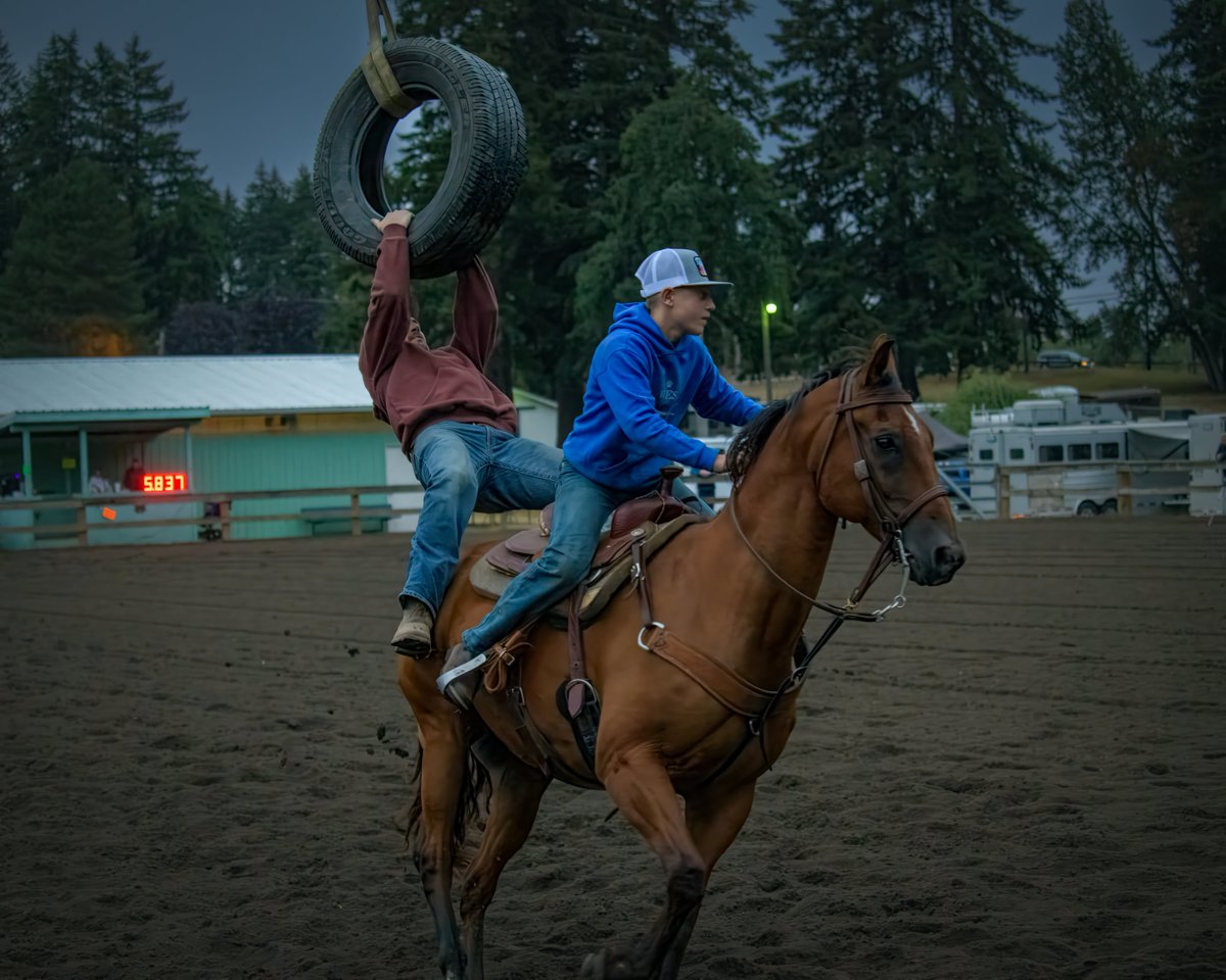 chingsemb's tweet image. Playing a little hangman before Rodeo Starts