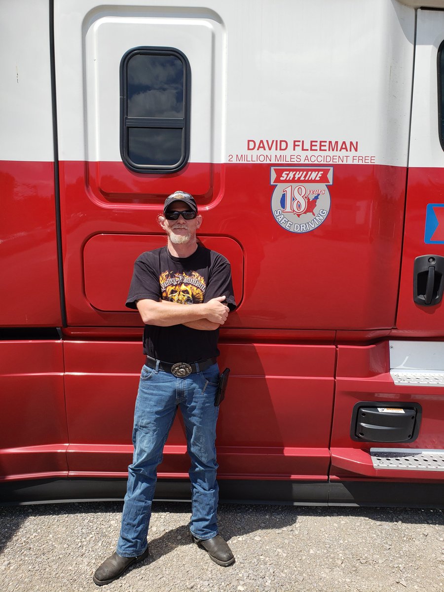 SkylineKnox's tweet photo. A huge congratulations to David Fleeman on receiving his 2 Million Mile Award! We’re incredibly proud to have David as a key member of the Skyline Transportation team. Thank you for your outstanding service, David—here’s to many more miles on the road! 
#2MillionMileAward https://t.co/R4eGo9q3Ag