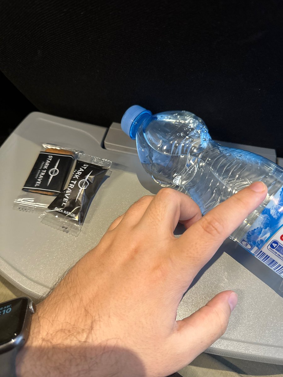 Мне очень нравится как эмигрантская русня создает вокруг себя супер комфортные сервисы и услуги. Даже банальный визаран на комфортном автобусе, оплата картой,WiFi, водичка, бланки для БК, вкусняшки и прочее. И так в любом салоне, кофейне, рестике и тд. Такую страну проебали :(