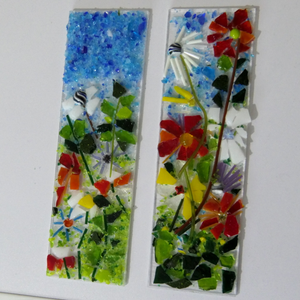 LizLovick's tweet photo. Jacky's sun catcher on the left, mine on the right. Ready for the kiln.
#fusedglassart #orkneyglasshut #amdesigning #orkney https://t.co/ByP8pqnCSC