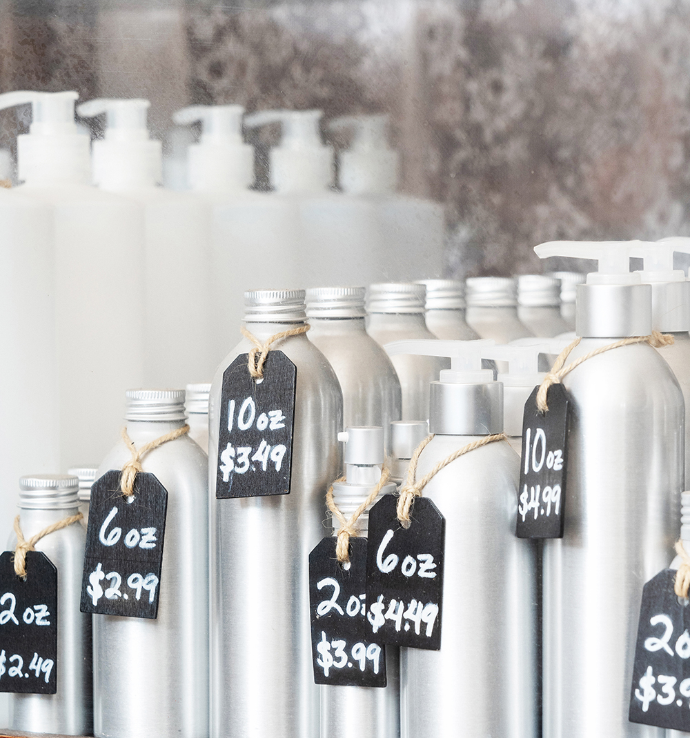 TheRefillShoppe's tweet photo. Your bottle deserve a second life. Refill and Reuse! ♻️ 🌍 https://t.co/KHXOiQuVjp