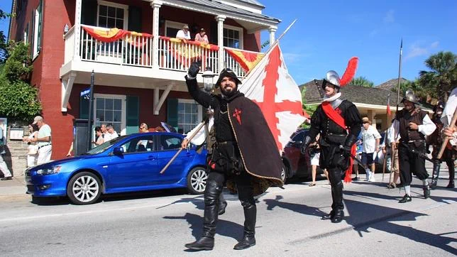 Dario_Madrid_F's tweet photo. El 28 de agosto de 1565 llega a Florida la flota de Pedro Menéndez de Avilés. Ese mismo día ordena levantar un campamento que llevará el nombre del santo del día, San Agustín. Poco a poco se convirtió en ciudad llegando a ser la más antigua de los actuales Estados Unidos. https://t.co/sZ3YR1GjeW