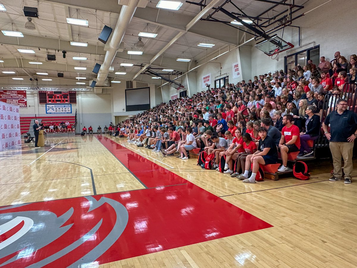 IWUWildcats's tweet photo. We kicked off the beginning of the school year with our first Athletics Chapel. Over 500 student-athletes gathered to learn how we and anointed to pursue the Both/And in our sport this year. Thank you to all who shared their testimony today!

#BothAnd https://t.co/ZzRmYszO9L