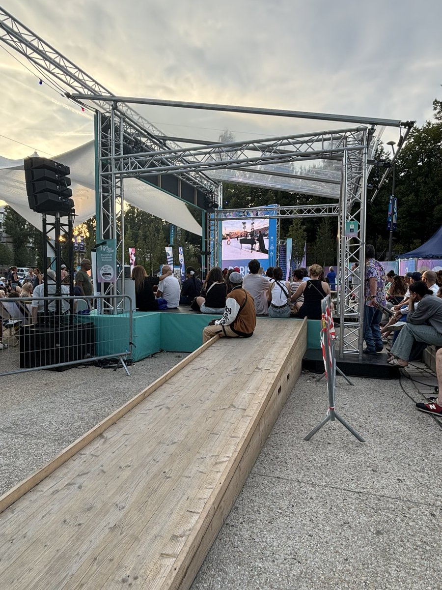 I’m a wheelchair user in Paris for the #Paralympics2024 opening ceremony. The wheelchair viewing platform is entirely taken up by non-wheelchair users.

“Welcome to Paris!” 🫠
