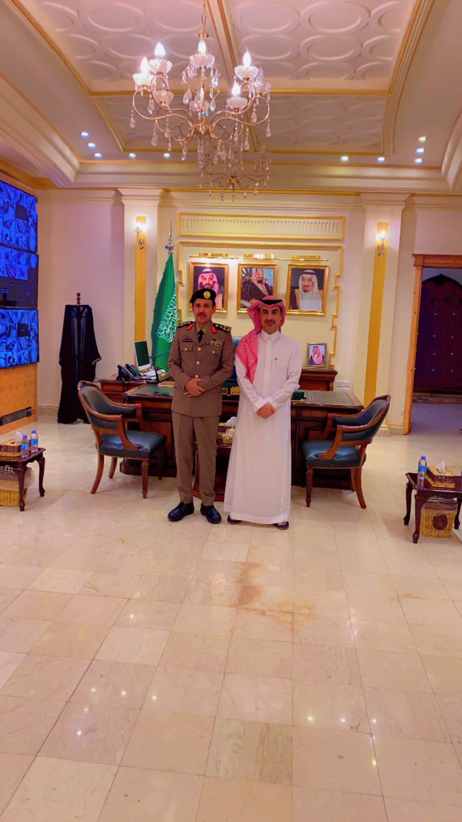 slaah580's tweet photo. #استقبل سعادة محافظ الليث عمران بن حسن الزهراني بمكتبه سعادة مدير شعبة مرور الليث العميد نواف بن مسفر النفيعي بمناسبة ترقيته الي رتبة #عميد متمنياً له التوفيق في خدمة الدين و المليك و والوطن https://t.co/57AHxKavV6