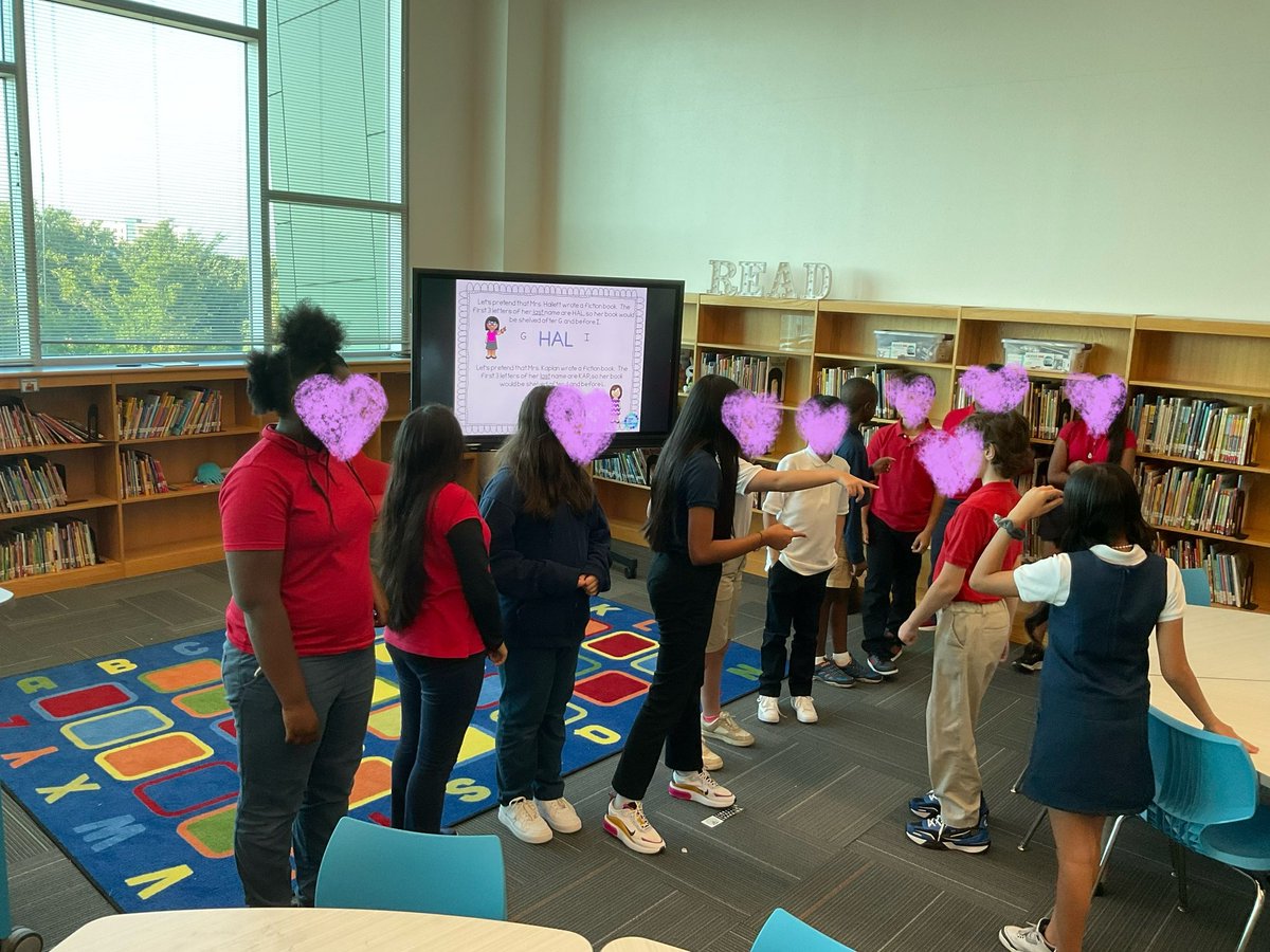 BushES_Library's tweet image. What a busy first 2 weeks! We have done a little bit of everything and are loving our library. K-1 were introduced to Beebot and story sequencing, while 2-6th created videos and practiced organizing books. So excited to see what this year brings! @DISD_Libraries @ProjectReadDISD