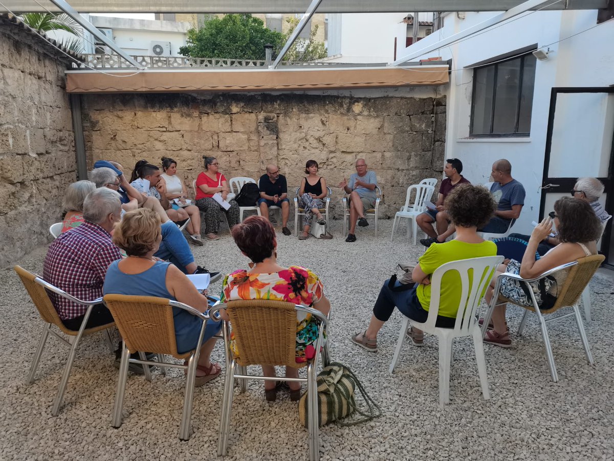 PSOEDENIA's tweet photo. #SenseParar /❤️
Posant-nos les piles per al nou curs 🔋
📷 Hui els nostres regidors i l'alcalde, @VicentGrimalt, s'han reunit amb la militància per a explicar els projectes que veuran la llum en l'exercici 2024-2025, els punts del Ple ordinari i arreplegar propostes i opinions. https://t.co/zGMusx6HJ2