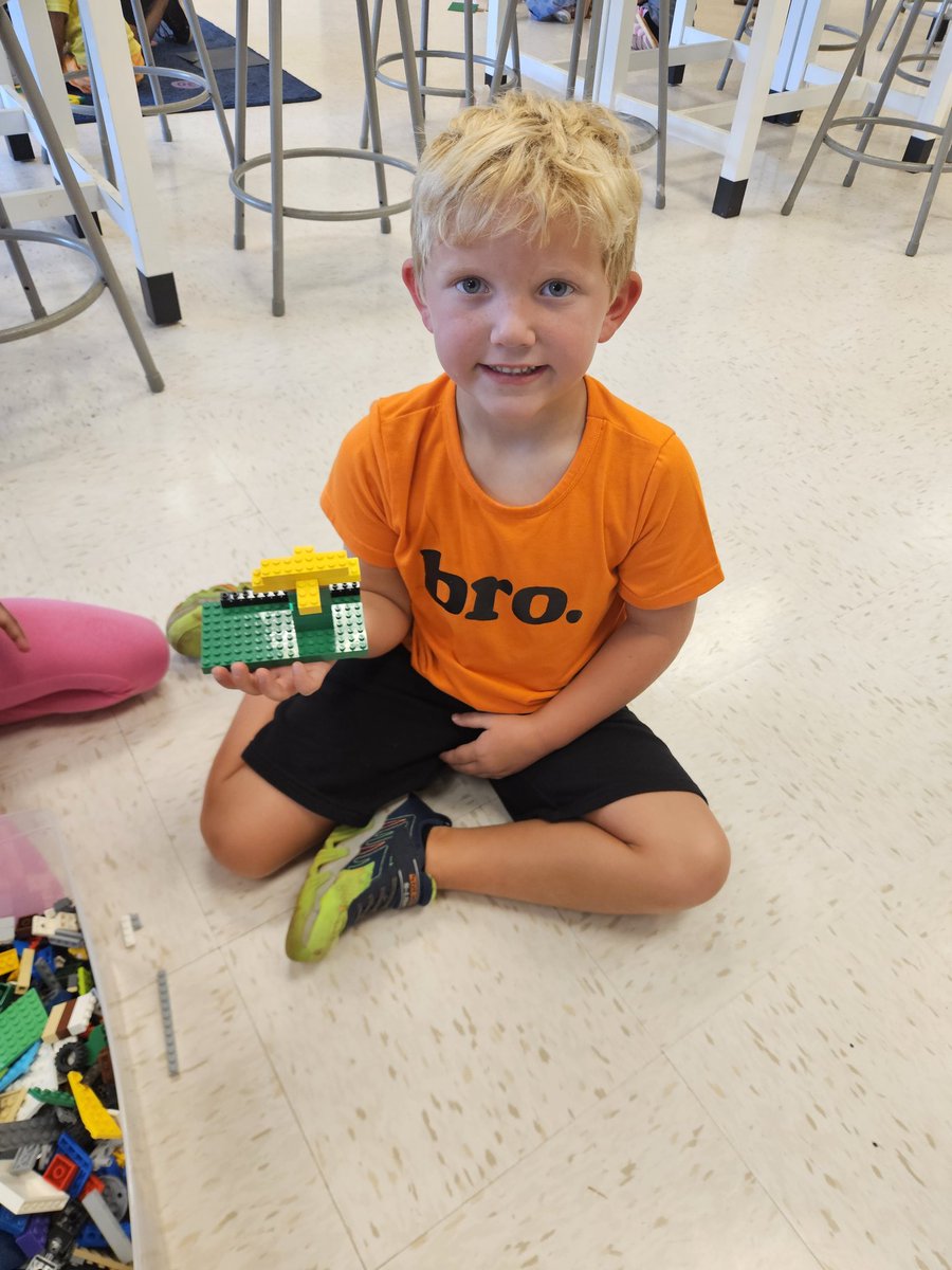 SciSean's tweet image. After exploring pollinators @Kempcougars we came back in and designed our own pollinators and plants @STEMcobb @cobbscience