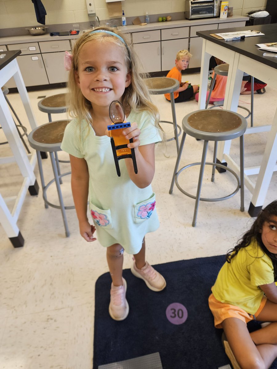SciSean's tweet image. After exploring pollinators @Kempcougars we came back in and designed our own pollinators and plants @STEMcobb @cobbscience