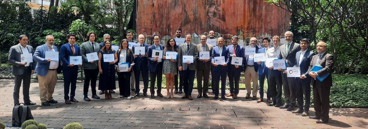 JAArdavin's tweet photo. Excelente reunión en el Centro @OECD_LAC en MX con Organismos Internacionales. Puras sinergias con ellos sobre todo en torno a Centro América y el Caribe @ocdeenespanol @MarioLR_OCDE https://t.co/3GH8JYCUzA