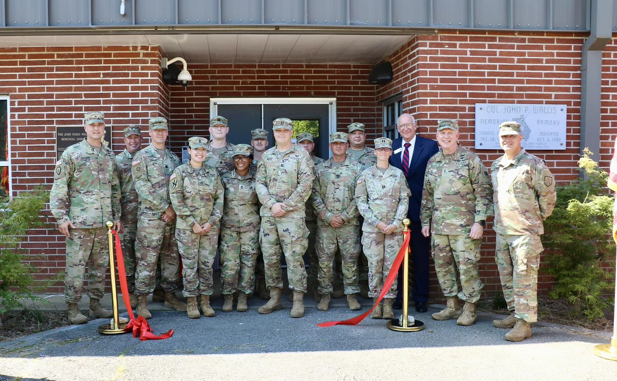 GeorgiaGuard's tweet photo. The Georgia National Guard hosted a ribbon-cutting ceremony today to unveil the newly renovated Elberton, Georgia armory, home to the Headquarters, 1st Battalion, 214th Field Artillery. #SharedPurpose #SharedValues #SharedVictory
Photos by SSG Amari Johnson https://t.co/LLmMLlu9Kh