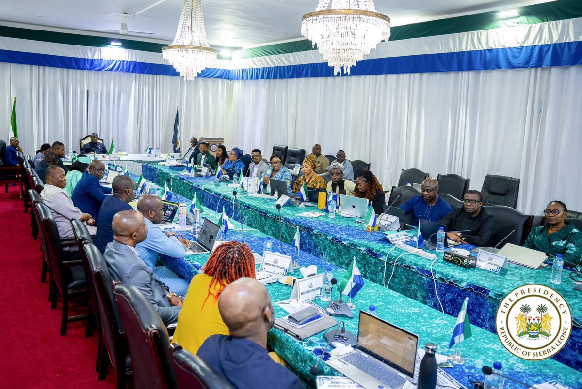 80% of the papers in today's cabinet were presented by women. The cabinet today was also nearly gender balanced (46% women ministers), affirming my government's commitment to women's empowerment. 
The energy reverberating in the room was amplified by the fact that 25% of today's