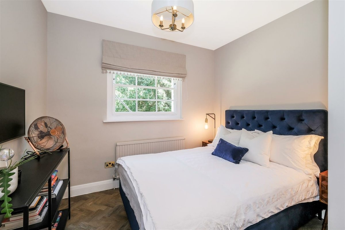 JAMES HILTON HOUSE. #SOUTHWOODFORD

1 bedroom, 1 bathroom apartment for sale: £400,000

A beautiful converted Georgian apartment, well located for both Snaresbrook and South Woodford stations as well as the stunning Eagle Pond and shopping facilities.

pettyson.co.uk/property-for-s…