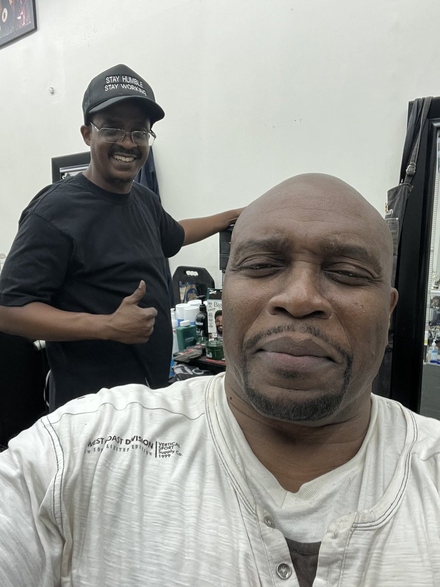 lesterspeight's tweet photo. I still have a purpose 🧡 not just older in my #sixty but #wiser 🤔I hope 😅 #god is #love…I’m #godfirst 💫 I’m thankful for the start of shooting my new comedy film 🎞️ on my birthday…#godhasasenseofhumor 😉 #love ❤️ on my birthday 🎂 🍾🕺🏾 https://t.co/mnk4Z0UjzX