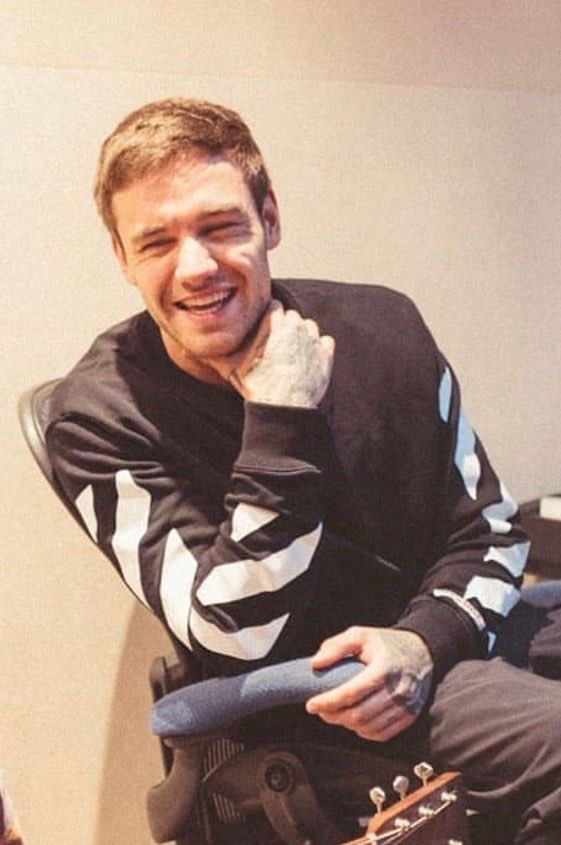 zouiestolik's tweet photo. "Wishing you a very happy birthday! May this day be filled with laughter, love, and all the things that make you happy.
#HappyBirthdayLiam https://t.co/NGHyKViuOa
