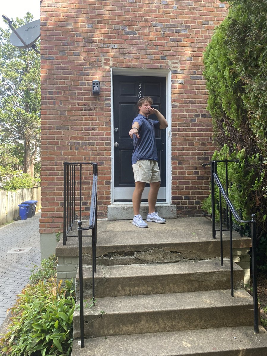 Happy first day of classes‼️

#HoyaSaxa