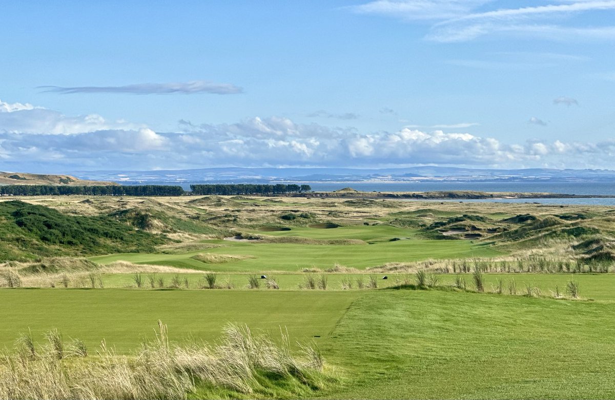 A glorious afternoon for golf. We hope you can join us soon as our team will enjoy welcoming you. Best wishes from #TeamDumbarnie ⁦<a href="/troonint/">Troon International</a>⁩