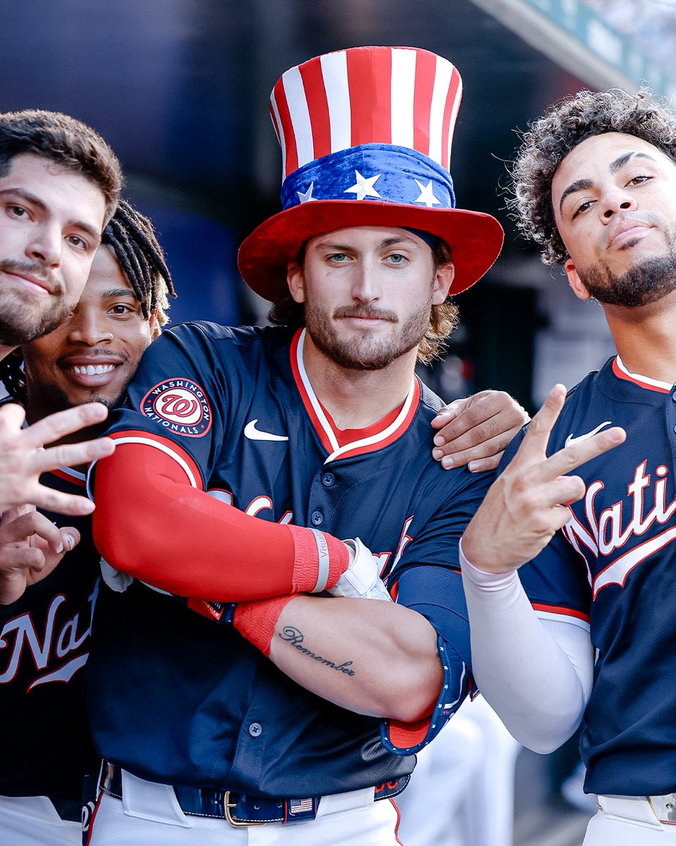 Nationals's tweet photo. crew love 🤧 https://t.co/fZ715cu09V