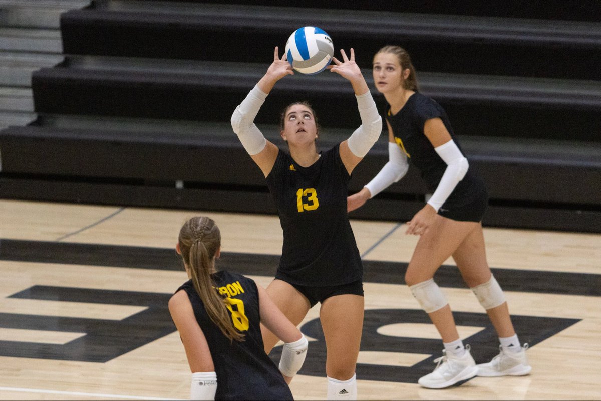 Epic win last night against KM!

Scores: 22-25, 25-21, 24-26, 36-34, 18-16. 

Kailani Schroeder 43 assists, 23 digs, 5 kills, 4 blocks, 2 services aces to lead the Bears. 
Zoe Dearborn 24 kills ,19 digs,
Kaydence Fjerstad 14 kills 
Addison Johnson 25 digs. 

<a href="/UIU_Volleyball/">Upper Iowa Volleyball</a>