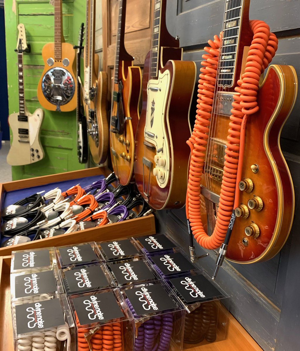Hey Finland!! 
Tired of not having a Divine Noise dealer in your country?! Well, the wait is over!! Please welcome our latest dealer, Kitarakuuoy in Tampere, Finland, to the Divine Noise family!! Go forth and support your local, independent guitar shops !! 🇫🇮

#knowyourtone