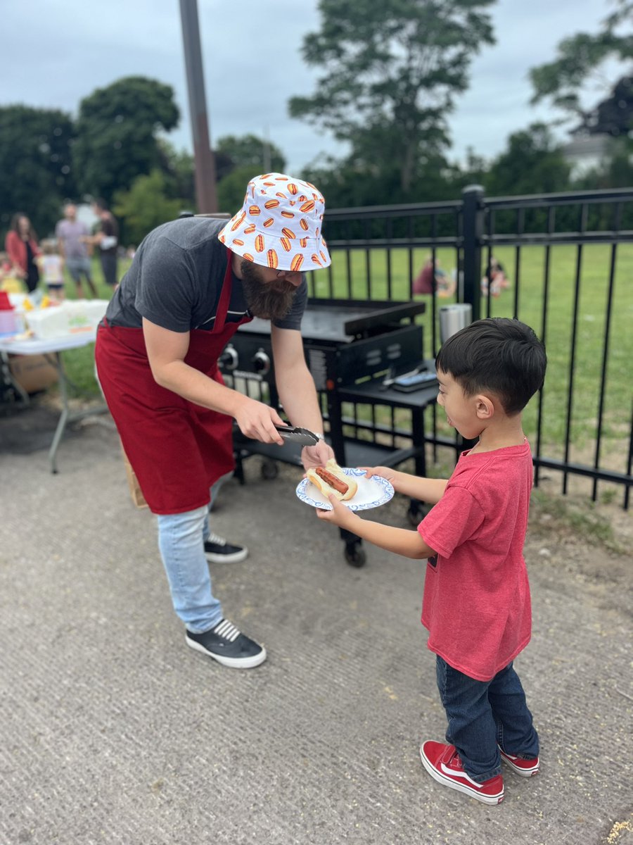 kimberlydbohnel (@kimberlydbohnel) on Twitter photo Mr. Shirley grilled up some hot dogs for the Southlawn families tonight. I have a feeling this is the beginning of something REALLY incredible!
🌭 #southlawn <a href="/WestIrondequoit/">West Irondequoit CSD</a> Mr. Shirley grilled up some hot dogs for the Southlawn families tonight. I have a feeling this is the beginning of something REALLY incredible!
🌭 #southlawn <a href="/WestIrondequoit/">West Irondequoit CSD</a>