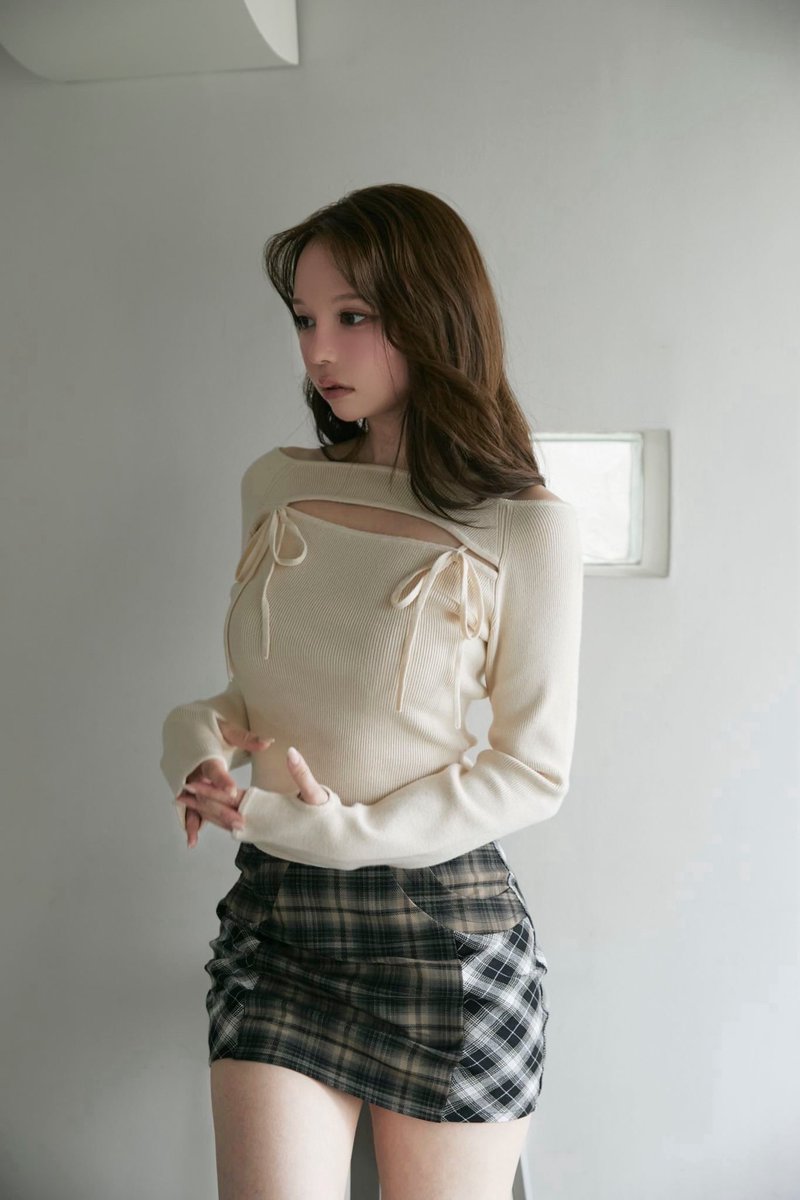 Bebe knit tops color ivory/mocha brown/black ¥9900-tax in