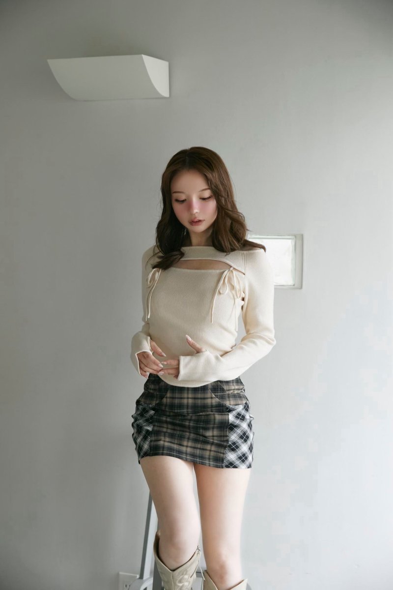 Bebe knit tops color ivory/mocha brown/black ¥9900-tax in Bebe knit tops color ivory/mocha brown/black ¥9900-tax in