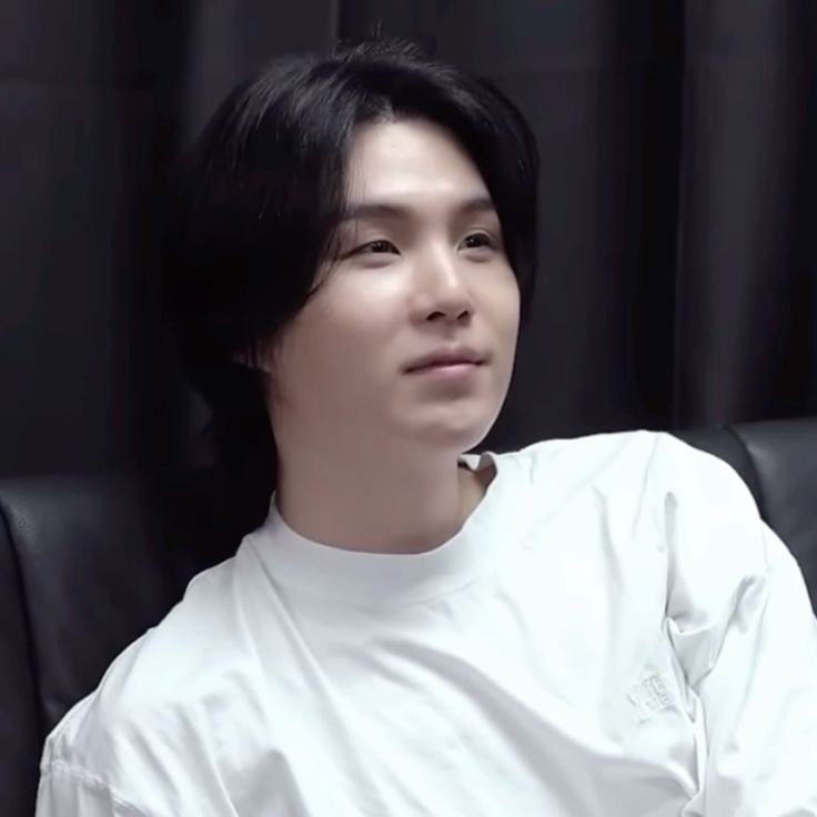 القمر والحب كله
⁦ #SUGA⁩  ⁦ #AgustD⁩  ⁦ #민윤기⁩  ⁦ #シュガ⁩ ⁦ #ユンギ⁩