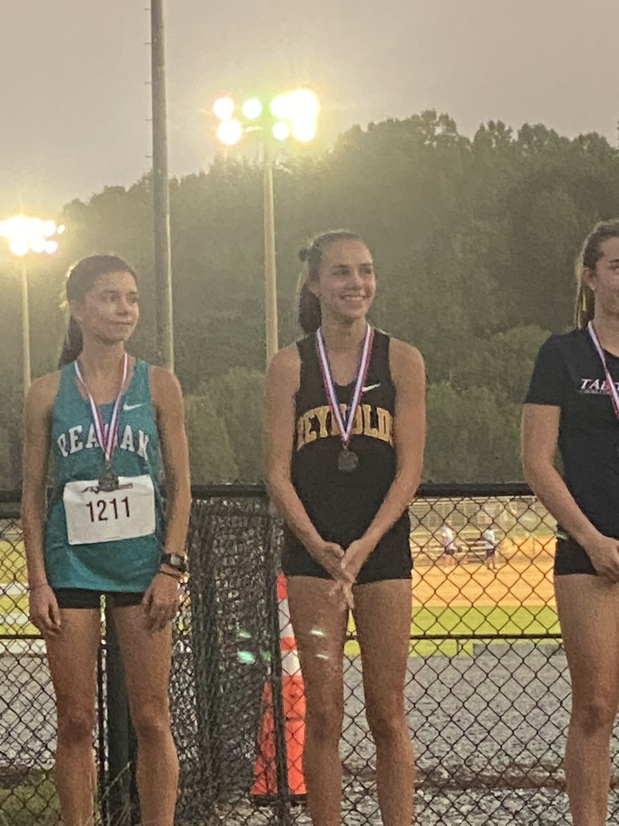 RJRRunning's tweet image. Emmi McLawhorn finishes 9th and 2nd Team All County at the Norman Trzaskoma Invitational