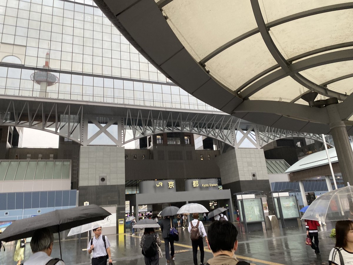 男2人(<a href="/Elixir43058086/">tuuzan@大学</a> )、金なし計画性なし、何も起きないはずがなく(台風直撃)
週末旅行が始まるぞ