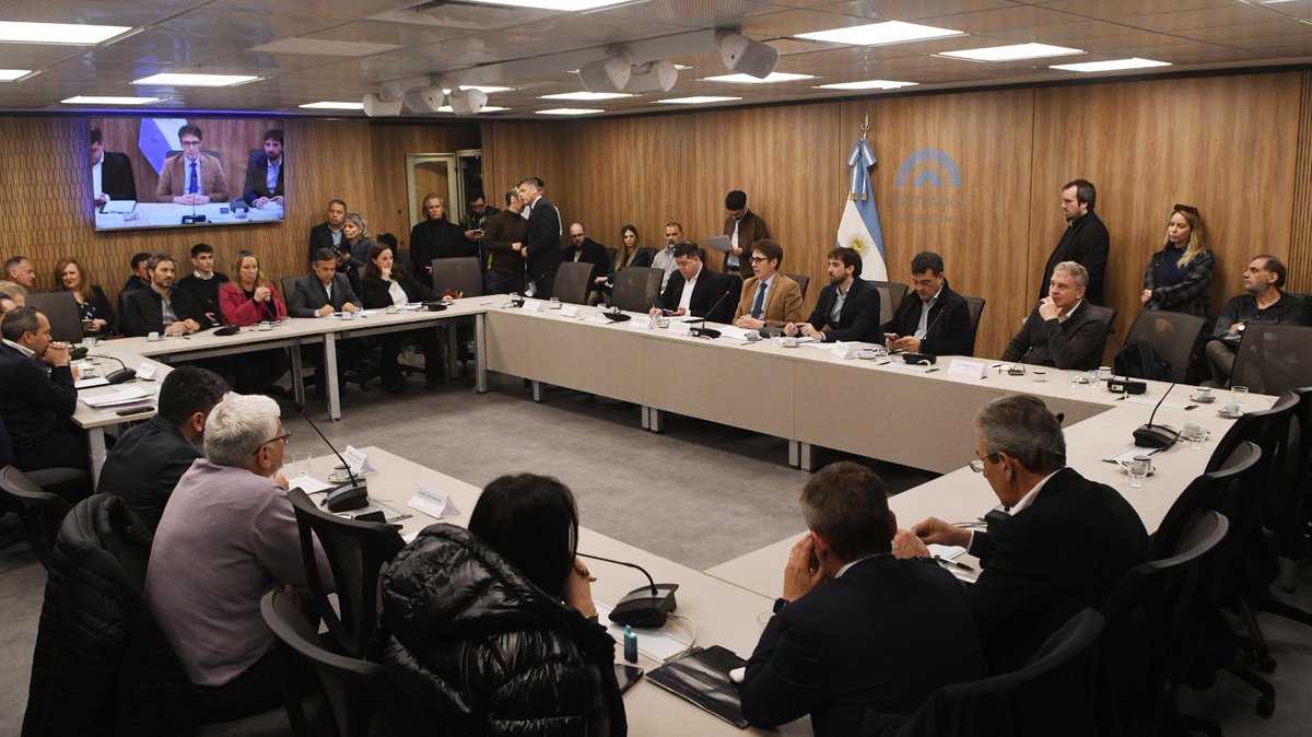 🏛 INTERESES MARÍTIMOS, FLUVIALES, PESQUEROS Y PORTUARIOS. A la comisión presidida por <a href="/Titostefani/">Tito Stefani</a> (PRO) fueron invitadas diversas entidades de la Industria Naval y la Marina Mercante, quienes expusieron sobre la situación que atraviesa el sector.