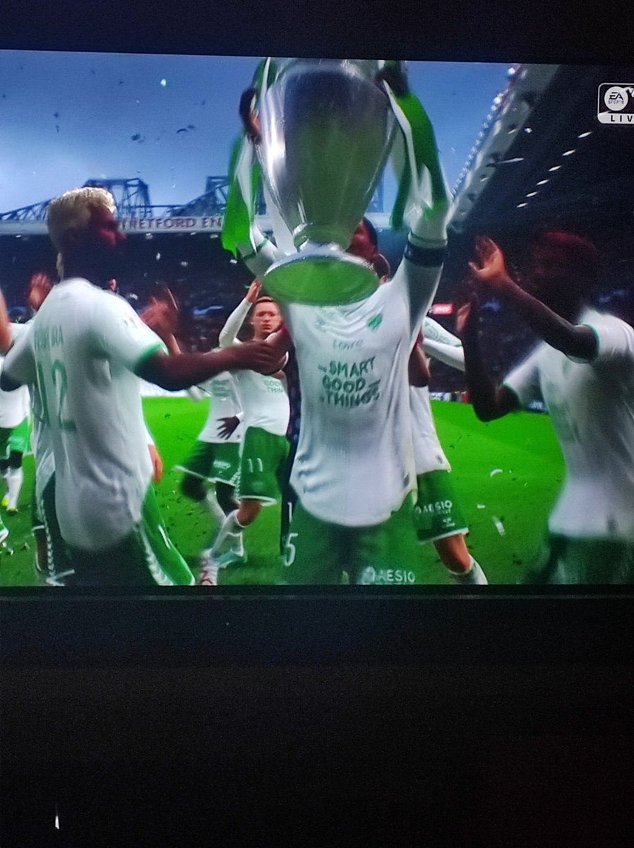 AnthonyPerreard's tweet photo. Merci @ASSEofficiel pour la #LDC #ChampionsLeague 
#ASSE https://t.co/ih1Kr1yfBD