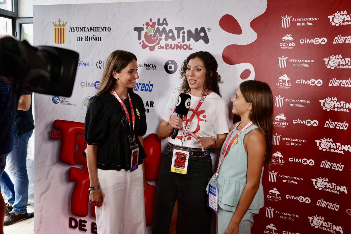 🍅 Un any més Bunyol ha celebrat la seua festa més internacional, #LaTomatina 

✨ La batalla ha reunit milers de participants i les nostres FFMMV tampoc han volgut perdre’s este divertit acte.

🙏🏻 Gràcies <a href="/AytoBunyol/">Ayuntamiento Buñol</a> i <a href="/LaTomatinaInfo/">La Tomatina Oficial</a> per fer-nos partícips

📸 <a href="/Fotofilmax/">Fotofilmax Fotógrafo</a>