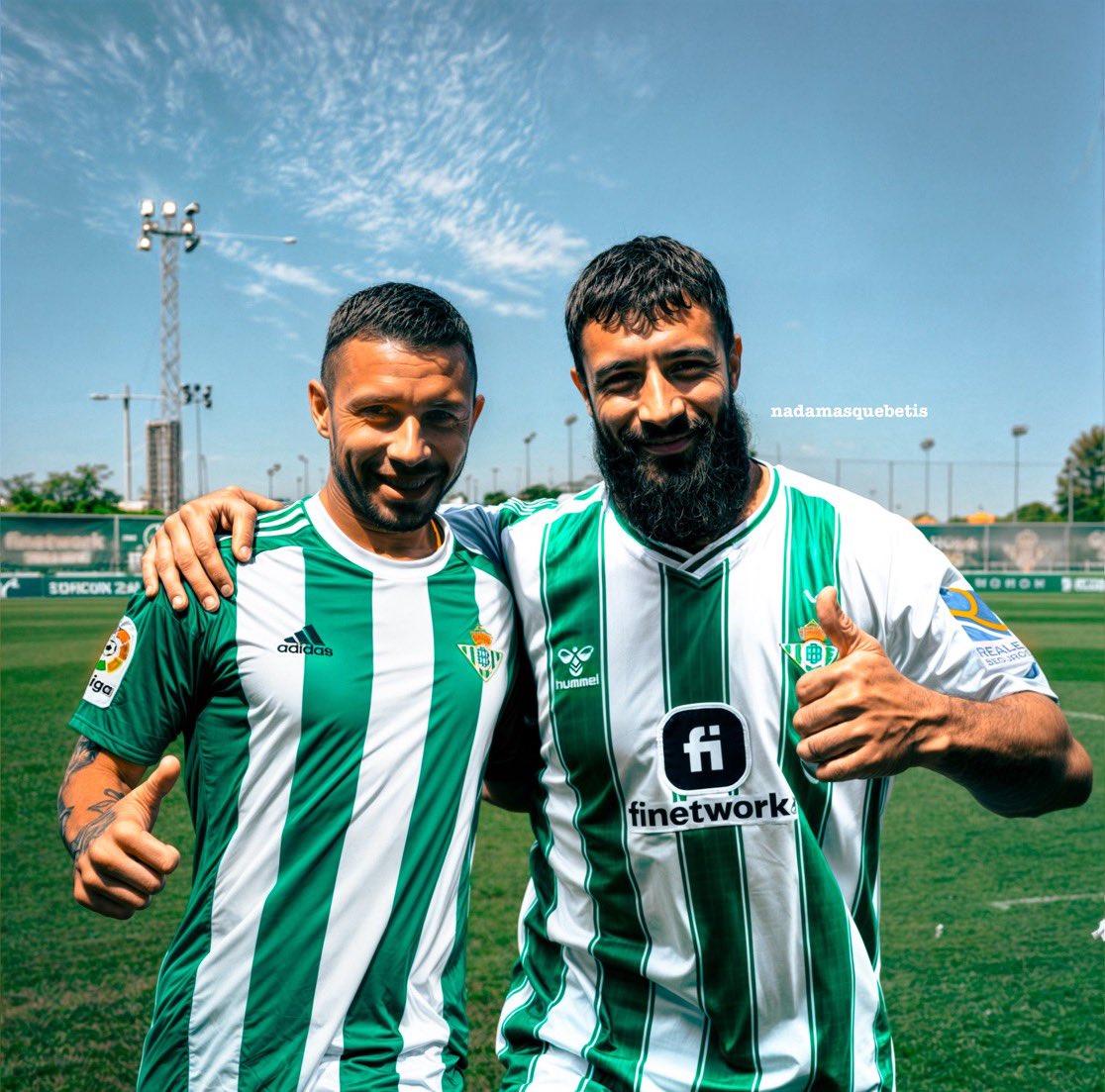 Los dos únicos que no nos cambiaron por dinero, ÍDOLOS.