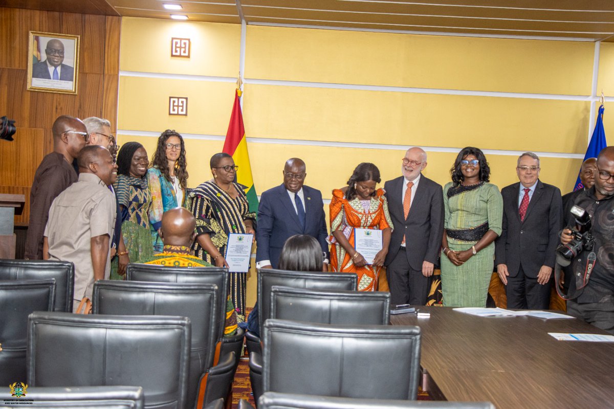 IRC_Ghana's tweet photo. Today in Accra, President Akufo-Addo signs a historic Presidential Compact on Water, Sanitation, and Hygiene, committing $1.7 billion annually to WASH initiatives until 2030 to improve public health and climate resilience in Ghana. #WASH #Ghana #PublicHealth https://t.co/tYkAukdK7C
