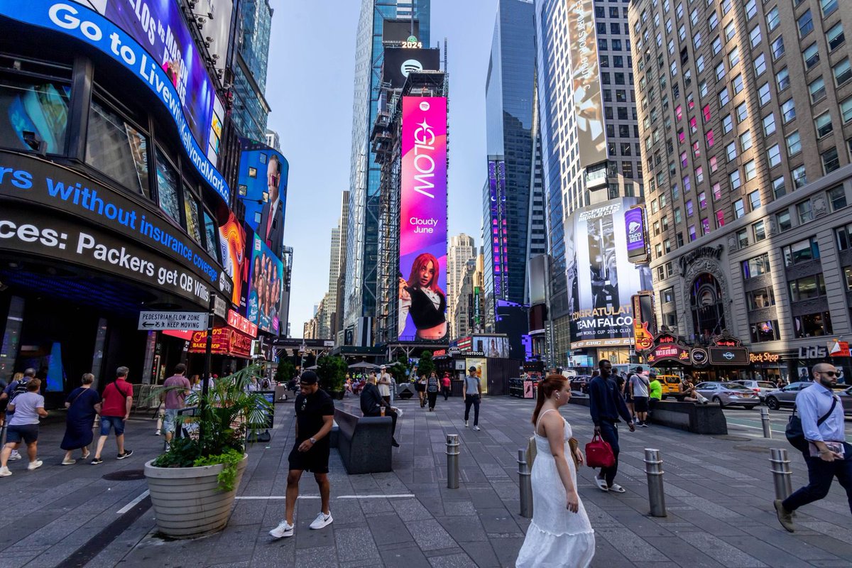 Cloudy June tweet media