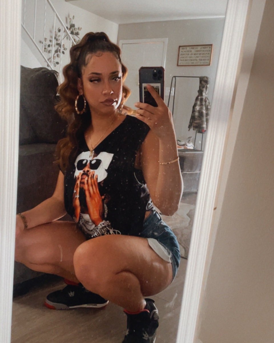 MrsJordanNicole's tweet photo. i’m a lover girl, i just act like future sometimes bae 🪐
#futurehendrix #wetrustyoutour https://t.co/EQYr5wWrpg