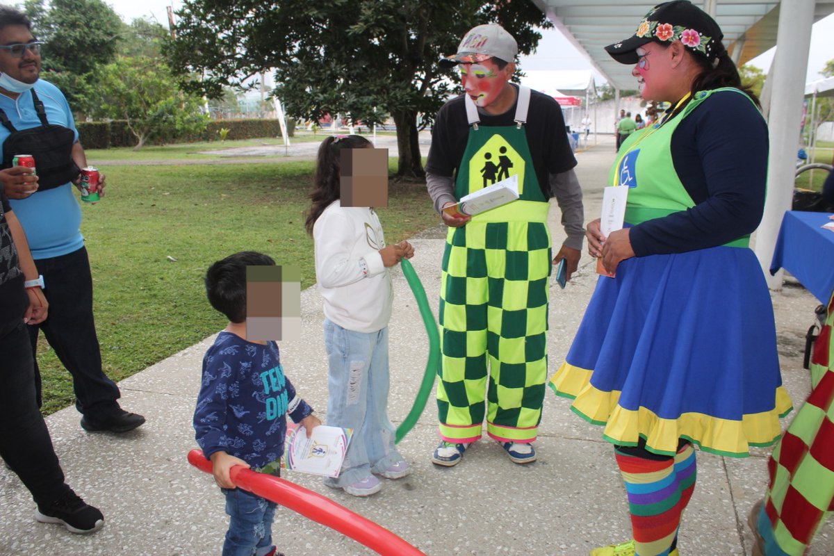 La #SSPCTabasco a través del Depto de Educación Especial y Recreativa, cuenta con el Show Cómico de Educación Vial más divertido y educativo

El Show de los payasitos es la forma de enseñar a tus hijos una mejor cultura vial de manera lúdica.
