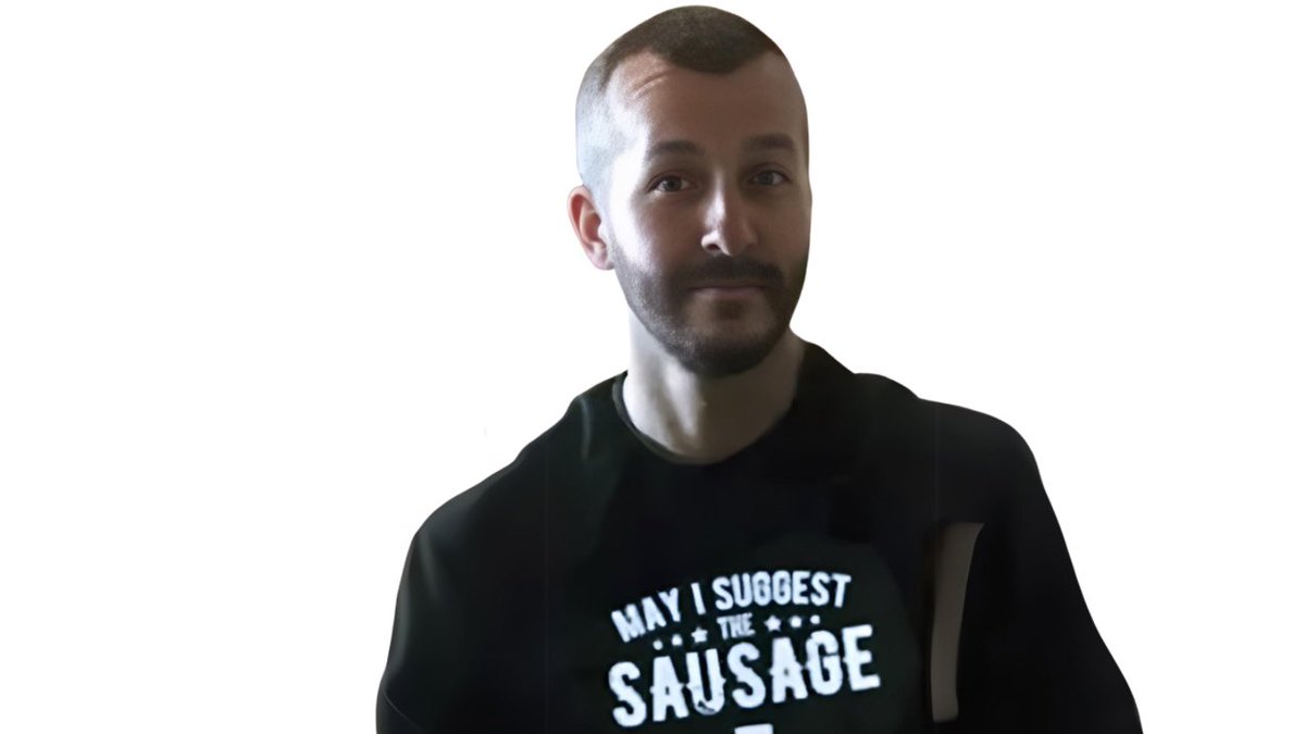 CrimeSushi's tweet image. How’s prison? Still think that shirt is funny in your current situation? #ChrisWatts #Prison