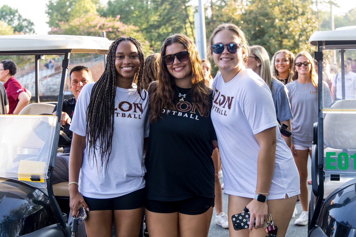ElonSoftball's tweet photo. Welcome back picnic! 

#EUSB 🥎 #Team48 https://t.co/EU1cR5Otwv