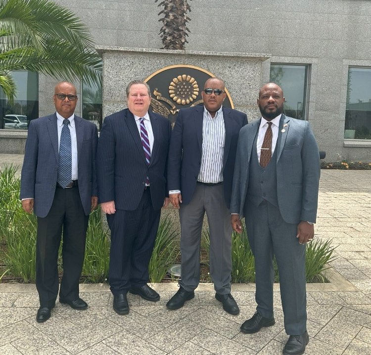 ProfMulugeta's tweet photo. “US Ambassador also visited the North Command Center which underscored the need to begin the DDR process, so ex-combatants can begin rebuilding lives.” 
@USEmbassyAddis
For #DDR to rebuild lives, the #US govt should support bringing #IDPs home by ousting #Eritrea &amp; #Fano.Overdue! https://t.co/Cvmx1xojMd