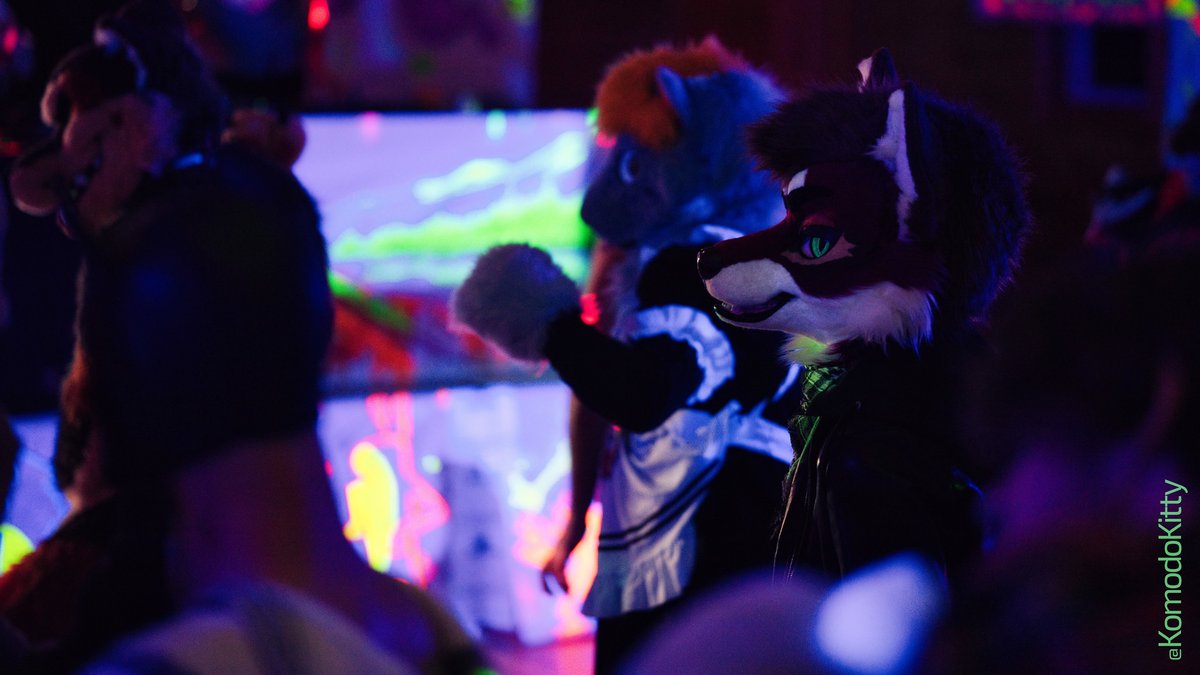 KomodoKitty's tweet image. @CampFeral photos! I mostly took video, but caught some during the dances mostly.
📸: flic.kr/s/aHBqjBF5z7