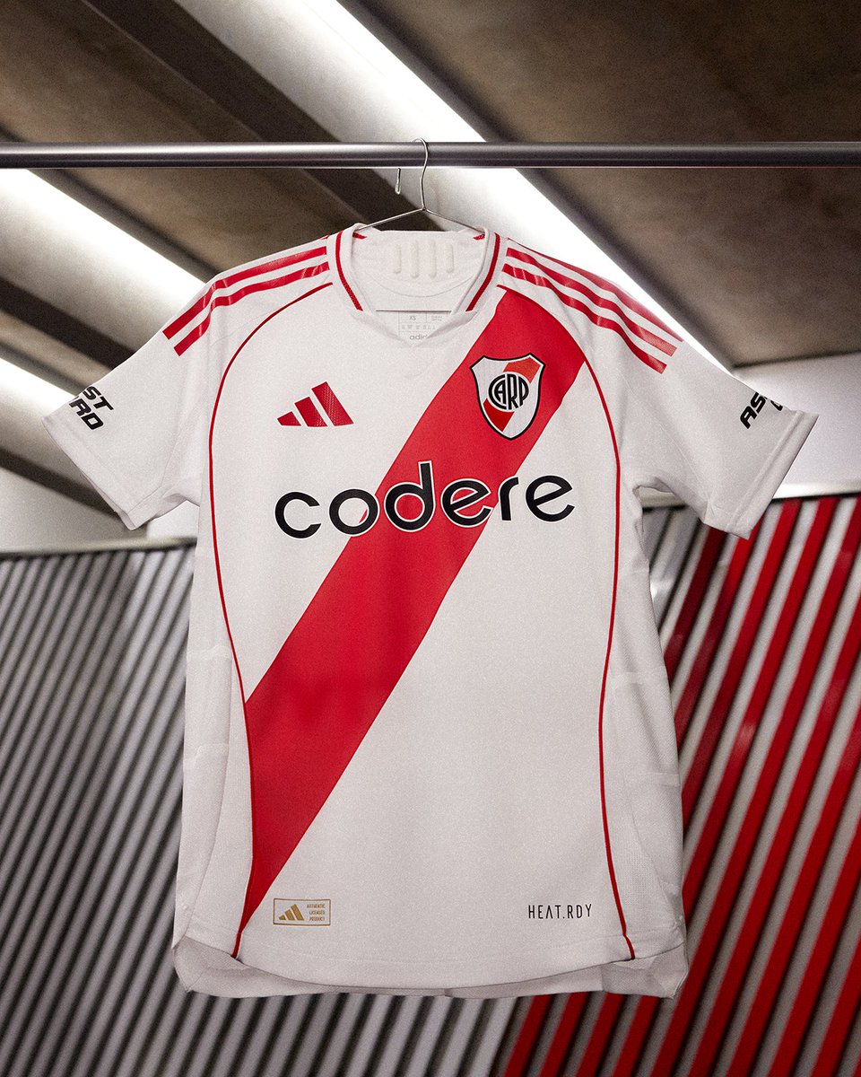 RiverPlate_9's tweet photo. Mira mí amor y si nos vamos a comprar la nueva camiseta de River? 

Enviar https://t.co/KX5J3OihCz