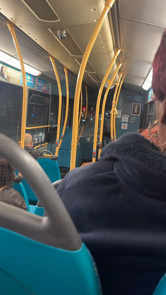 BusMozza's tweet image. Lovely busy Dart on our @arrivayorkshire 163 out of Leeds tonight. Great to see many taking advantage of a reliable clock face timetable.